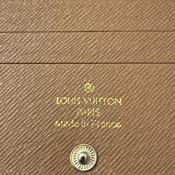 Louis Vuitton Wallet MAKE OFFER - Picture 10 of 11